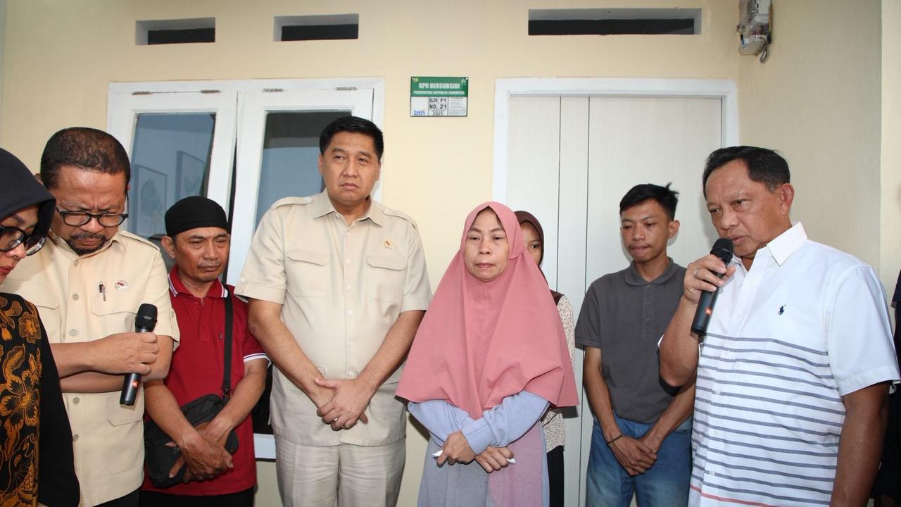 Mendagri Saksikan Penyerahan Rumah untuk Keluarga Almarhum Affan Kurniawan