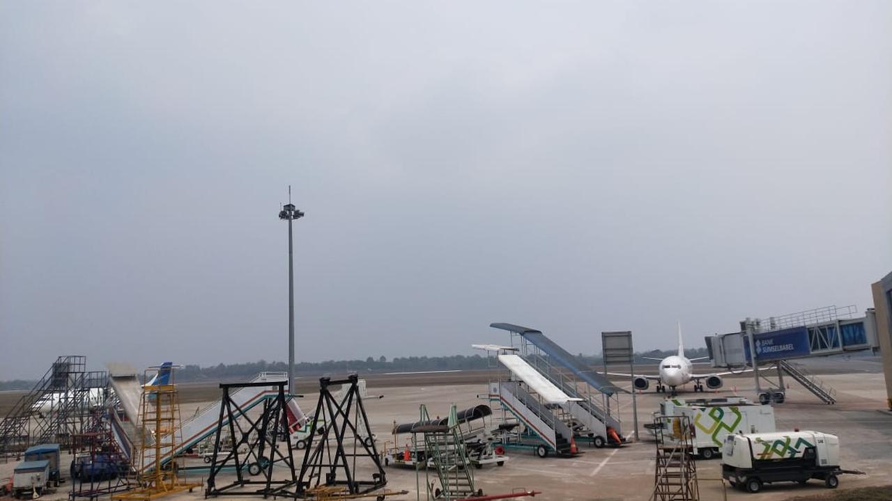 Kabut Asap Pekat, Pesawat dari Kuala Lumpur Berputar 18 Menit di Langit Palembang