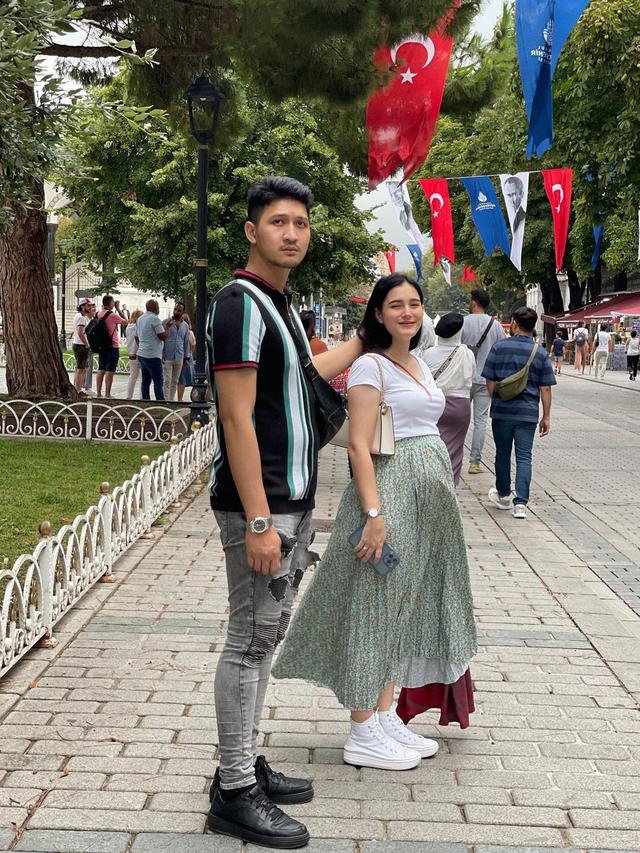 Babymoon Yasmine Ow di Turkiye