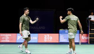 Ganda putra Indonesia Sabar Karyaman Gutama/Moh Reza Pahlevi Isfahani mengamankan tiket final cabang bulu tangkis nomor perorangan SEA Games 2025. Sabar/Reza mengalahkan pasangan Malaysia Man Wei Chong/Kai Wun Tee di Thamasat Rangsit Gymnasium 4, Thailand, Sabtu (13/14). (foto: PBSI)