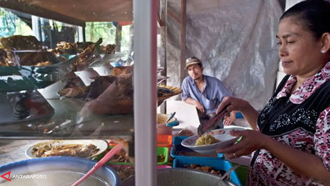 pedagang-makanan-130911-b.jpg