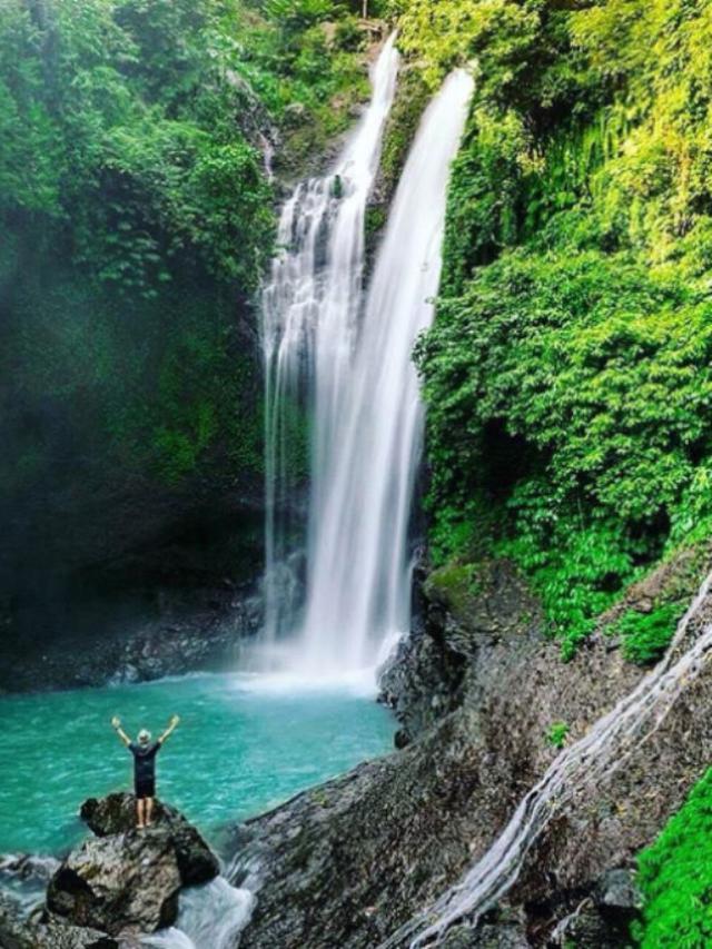  Gambar Ilustrasi Pemandangan Air Terjun  Gambar  Barumu
