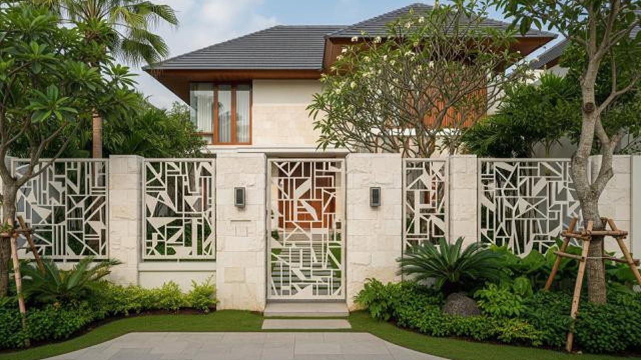 Pagar Elegan dengan Besi Hollow Motif dan Batu Alam Terang/Model Pagar Rumah Kombinasi Besi Hollow dan Batu Alam (Sumber: gemini.com)