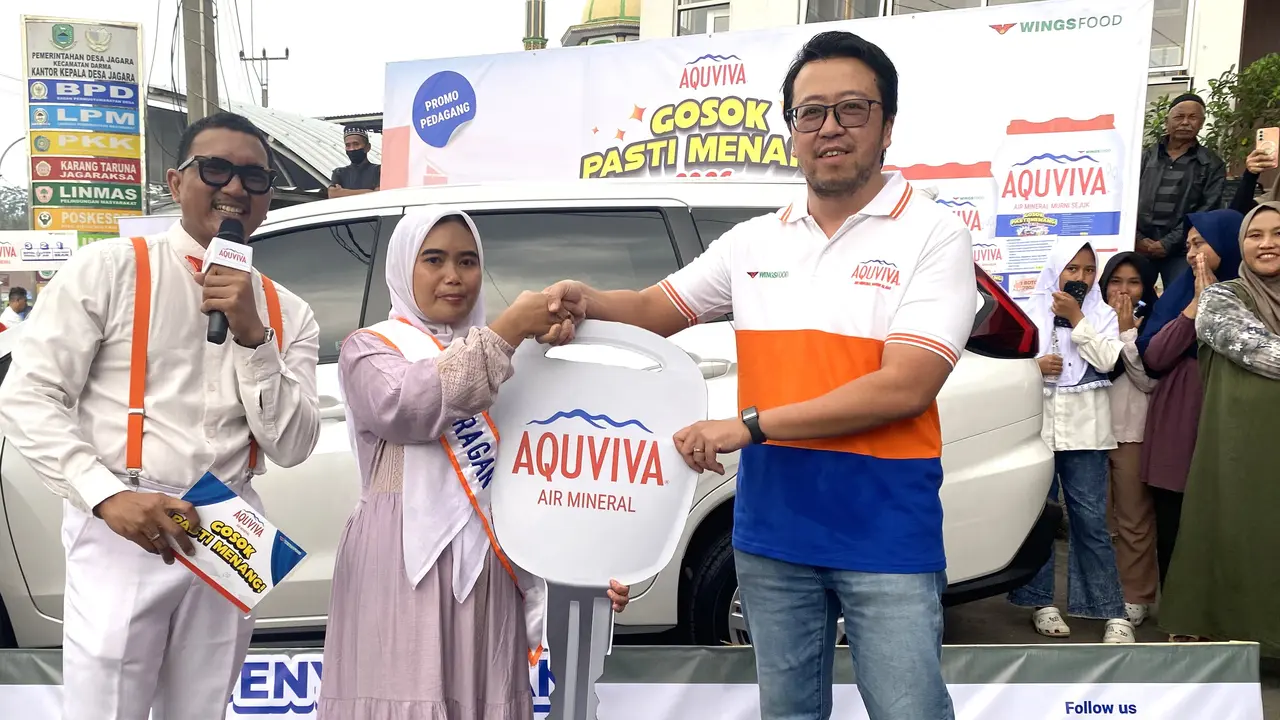Jual AQUVIVA di Warung, Etin di Kuningan Jawa Barat Menang Hadiah Mobil Mewah