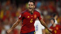 Selebrasi gelandang Timnas Spanyol, Mikel Merino setelah menjebol gawang Timnas Siprus pada laga Grup A Kualifikasi Euro 2024 di Granada, Spanyol, Rabu (13/9/2023) dini hari WIB. (AP Photo/Fermin Rodriguez)