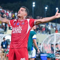 Pemain Persijap Jepara, Carlos Franca, melakukan selebrasi setelah mencetak gol ke gawang Persib Bandung pada laga BRI Super League di Stadion Gelora Bumi Kartini, Jepara hari Senin (18/08/2025) malam WIB. (Dok. Persijap)