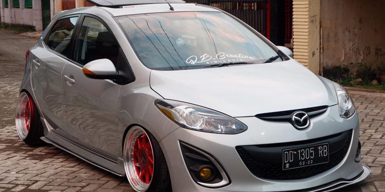Modifikasi Mazda 2 Aliran Stance dari Makassar