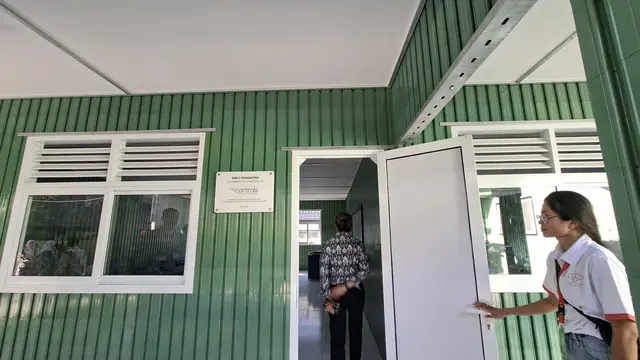 Ketika Sampah Plastik Menjadi Sekolah Tahan Gempa