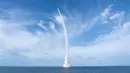 Sembilan satelit, yang tergabung dalam kelompok satelit Jilin-1 Gaofen 03-1, diluncurkan oleh roket pengangkut Long March-11 di Laut Kuning, 15 September 2020. Kesembilan satelit tersebut lepas landas menggunakan roket pengangkut Long March-11, roket peluncuran laut pertama China. (Xinhua/Cai Yang)