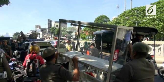 VIDEO:  Razia PKL, Pedagang Memaki Satpol PP