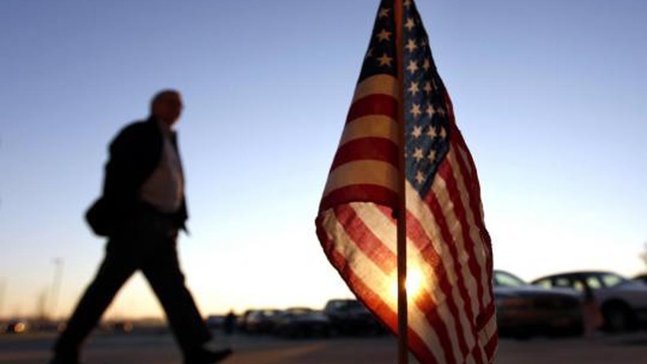 Warga Amerika Serikat berbondong-bondong ke TPS 