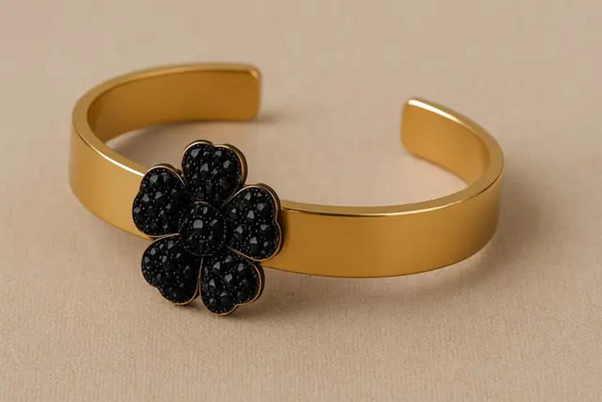 7 Desain Gelang Emas 5 Gram Favorit Muslimah Usia 25-an 2025, Simpel dan Catchy