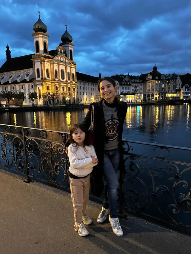 7 Potret Seru Acha Septriasa Jalani Liburan ke Swiss di Momen Lebaran