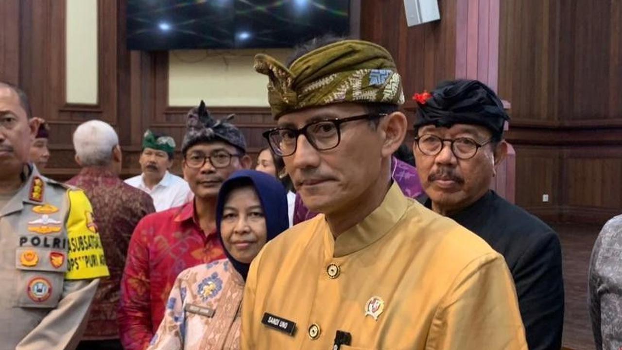"Kalau kita sebut ini low hanging fruits. Jadi quick wins-nya adalah perusahaan-perusahaan yang dimiliki keluarga Indonesia untuk mengelola investasinya bukan di luar Indonesia, tetapi di Indonesia," katanya.
