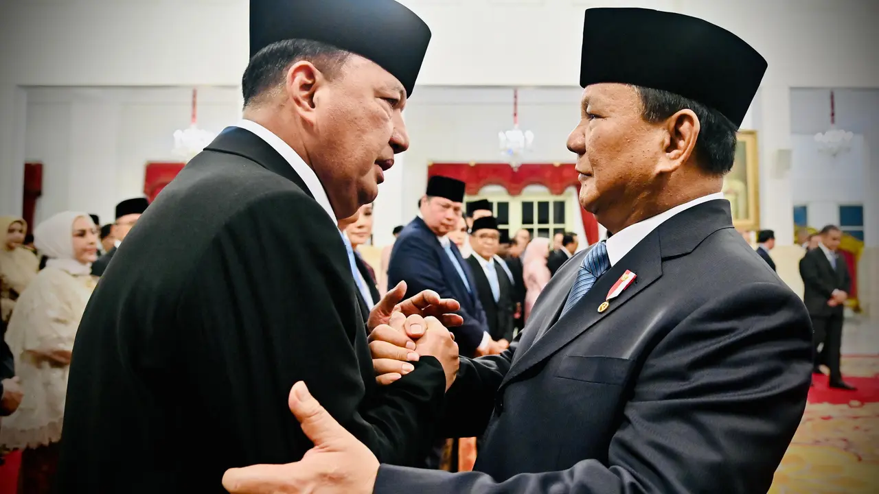 Presiden Prabowo Subianto bersama Menteri Koordinator Bidang Politik dan Keamanan (Menko Polkam) Budi Gunawan.