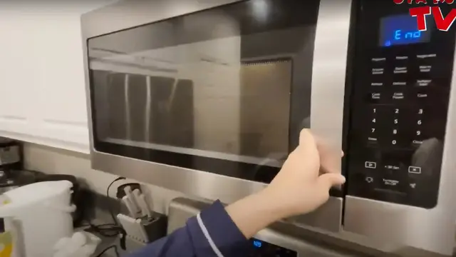6 Potret Dapur Rumah Uya Kuya di Amerika, Modern dengan Sentuhan Minimalis