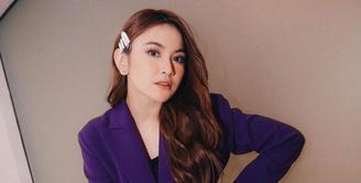 Sebagai penyanyi, Mahalini Raharja memiliki persona tomboy [@mahaliniraharja]
