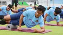 <p>Pemain Timnas Indonesia U-22, Pratama Arhan, saat sesi latihan di Visakha Training Center, Kamboja, Selasa (2/4/2023). Latihan tersebut merupakan persiapan jelang laga melawan Myanmar di SEA Games 2023. (Bola.com/Abdul Aziz)</p>