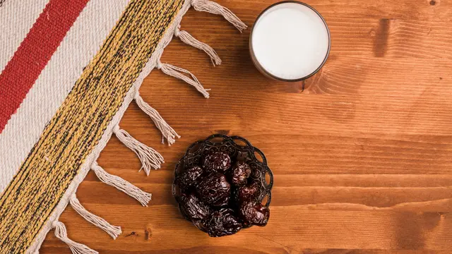 Kreasi Olahan Buah Kurma Menjadi Susu Kurma