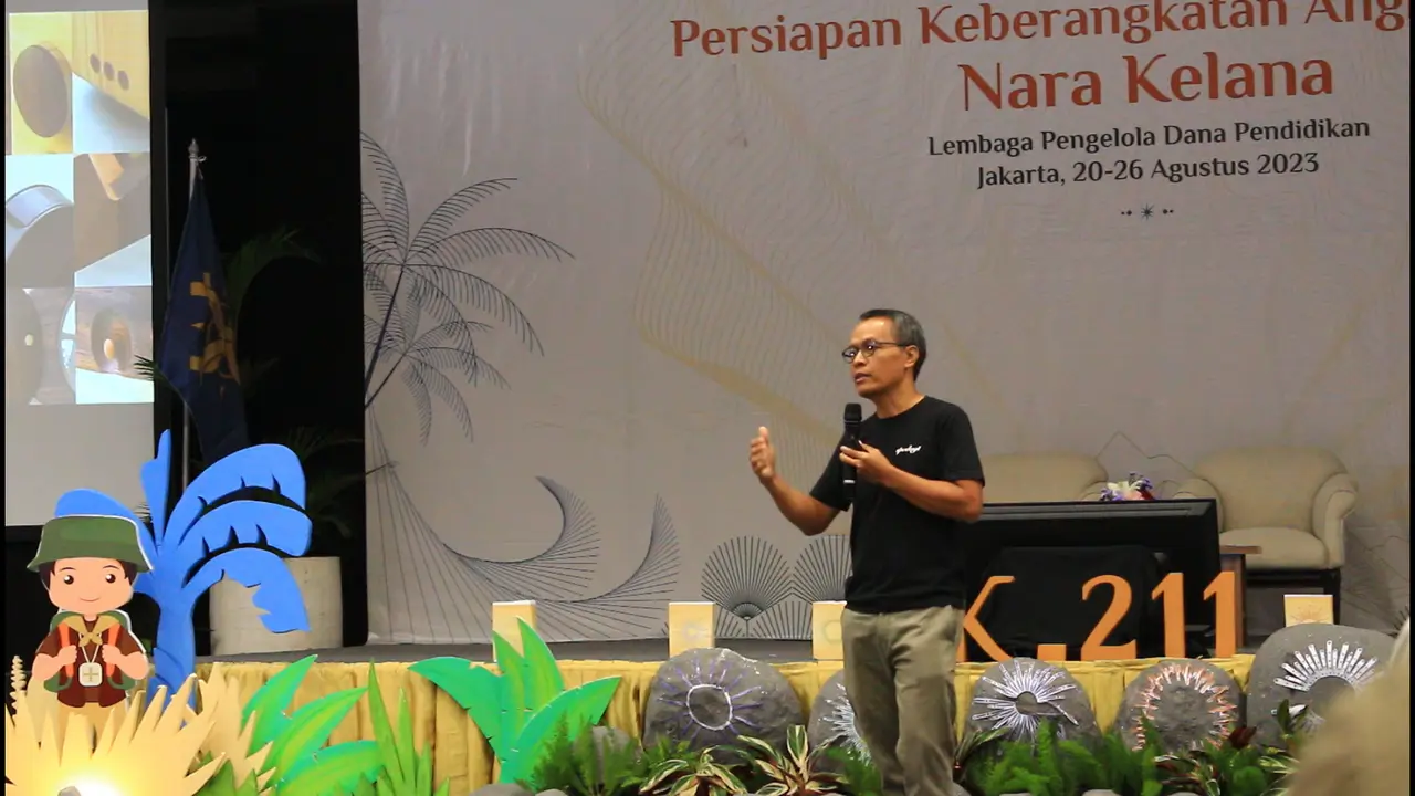 Pebisnis inovatif Singgih Kartono pada acara Persiapan Keberangkatan (PK) 211 Nara Kelana LPDP, Jakarta.