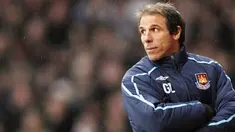 West Ham's Italian manager Gianfranco Zola watches during their Premier League match against Manchester United at Upton Park, London, on February 8, 2009. AFP PHOTO / Glyn Kirk
