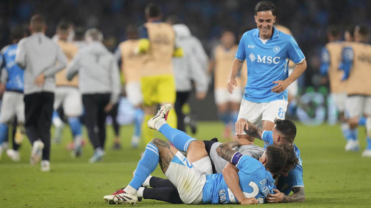 Ketika Napoli Ketagihan Merekrut Pemain dari Klub Premier League