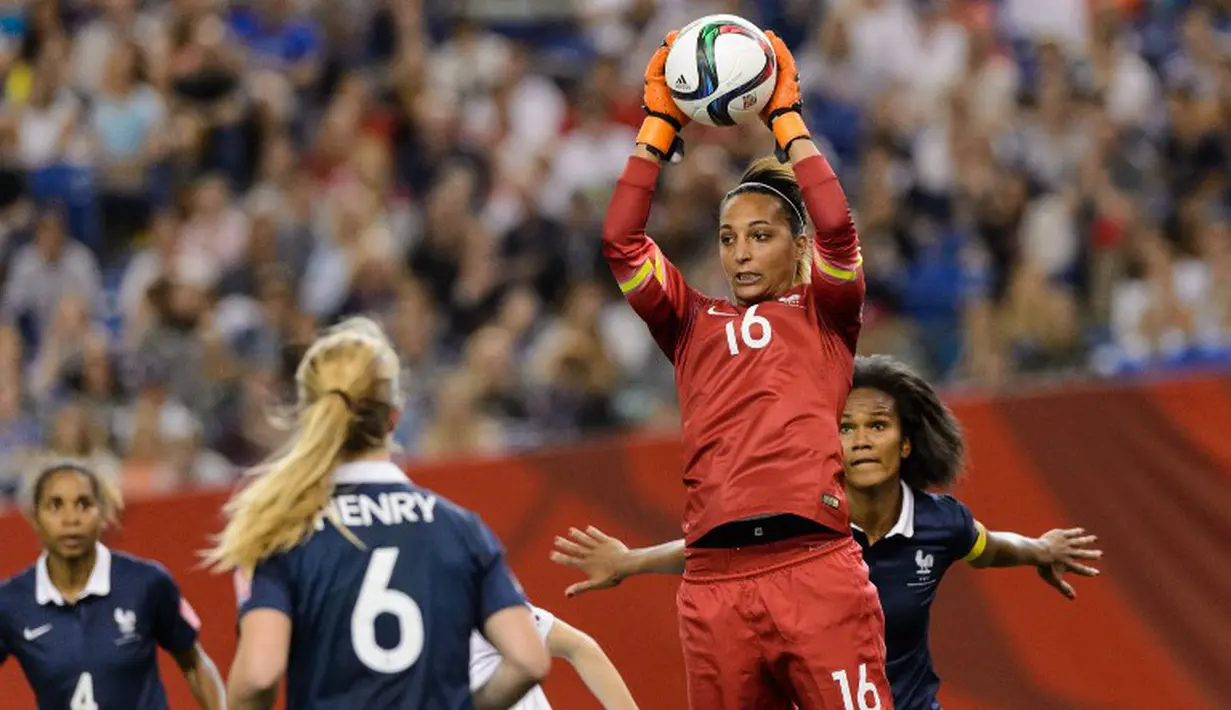 Sarah Bouhaddi, kiper Prancis di Piala Dunia Wanita 2015. (AFP)