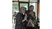 Camat Mattiro Sompe, Andi Asri dan istri (Liputan6.com/Istimewa)