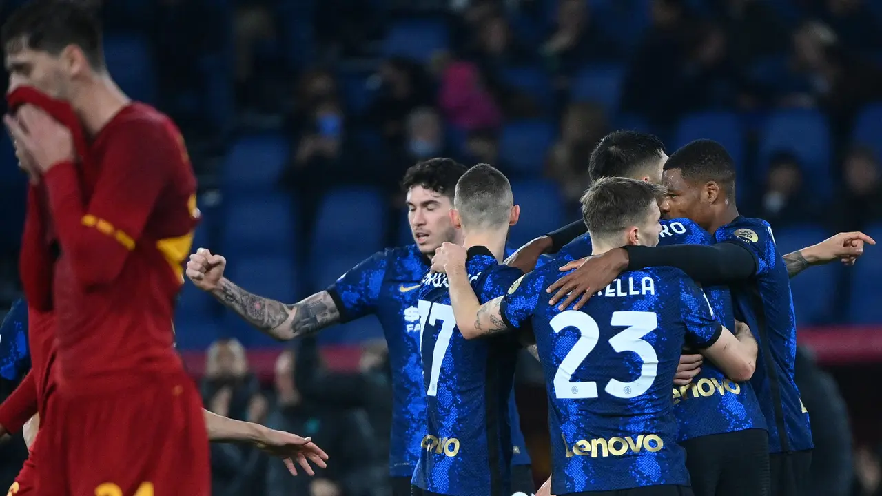 Selebrasi pemain Inter Milan saat hajar AS Roma di Liga Italia