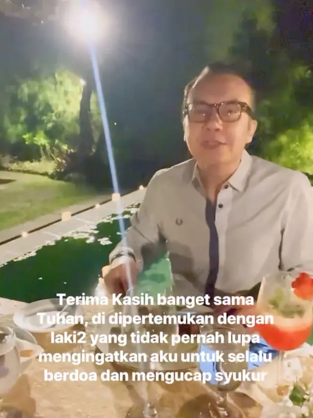 Momen Dinner Ari Lasso dan Dearly Joshua di Bali (Foto: Instagram @dearlyjoshua)