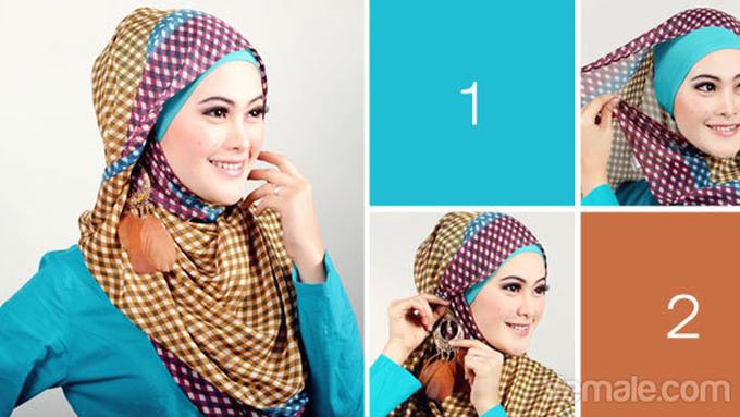 Cantik Bersahaja Dengan Jilbab Segi Empat Motif Tartan Beauty