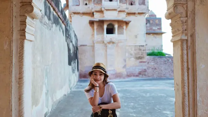 [Bintang] Kece Badai! Begini Gaya Nikita Willy Travelling ke Timur Tengah