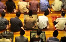 Keutamaan Tarawih Malam ke-15 Ramadhan, Umat Islam Didoakan Malaikat Penyangga Arsy dan Penjaga Kursi Langit