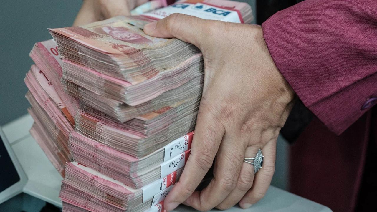Silau Lihat Uang Panai Pengantin, Ibu dan Anak ini Nekat Curi Rp55 Juta Milik Keluarganya