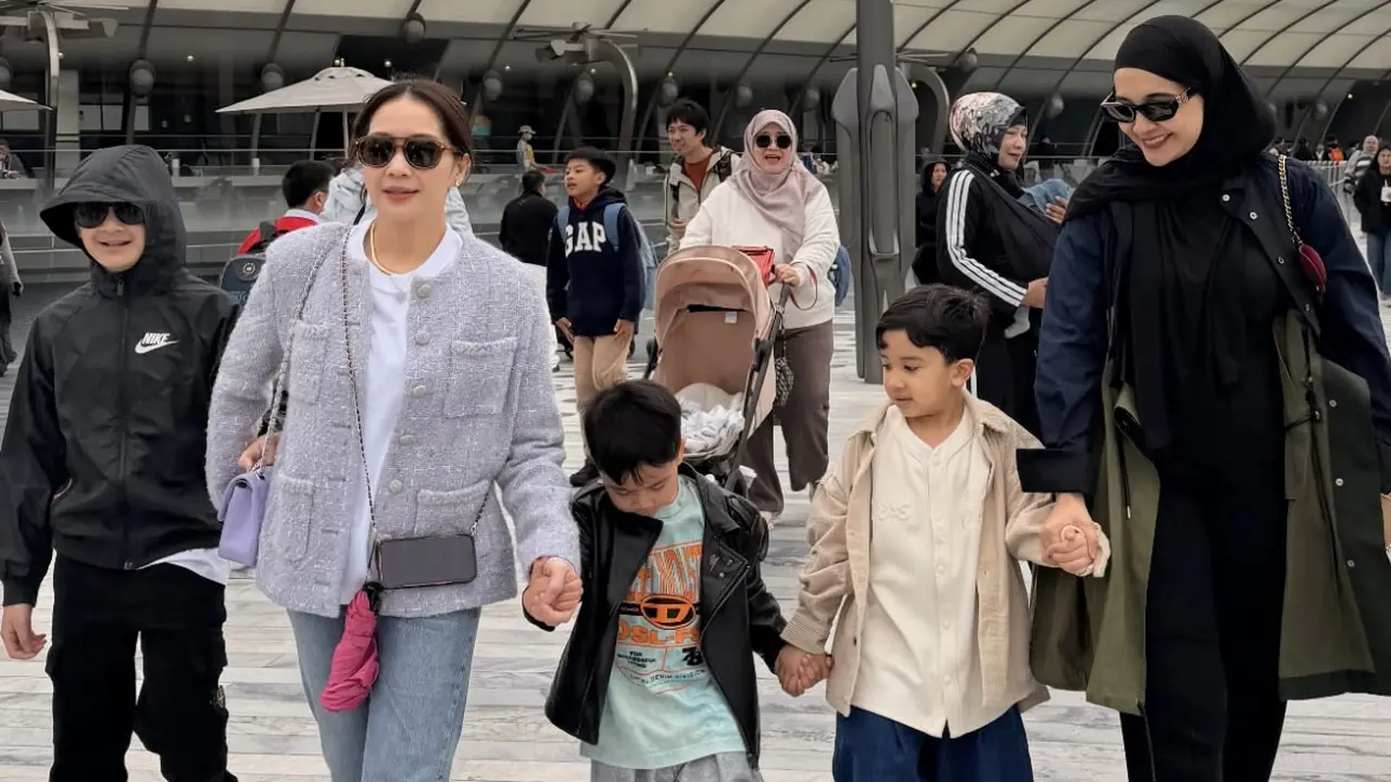 Zaskia Sungkar Liburan ke China Bareng Nagita Slavina