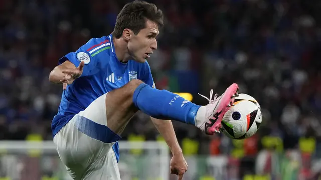 Foto: Tampil di Euro 2024, 6 Pesepak Bola Berikut Lanjutkan Torehan Sang Ayah yang Juga Pernah Tampil di Ajang Euro, Ada Federico Chiesa