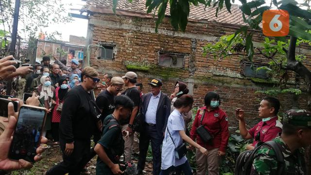 [Fimela] Suasana Bongkar Makam Lina Mantan Istri Sule