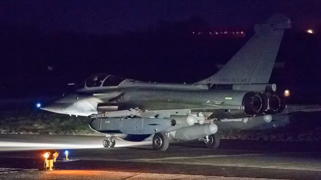 Jet Tempur Prancis Lepas Landas untuk Menyerang Suriah