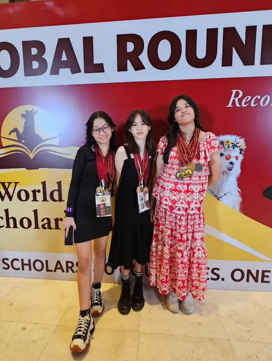 Potret Wulan Guritno dan buah hatinya (Sumber: Instagram/wulanguritno)