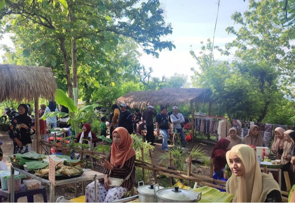 Pasar Latar Cendhani Lamongan