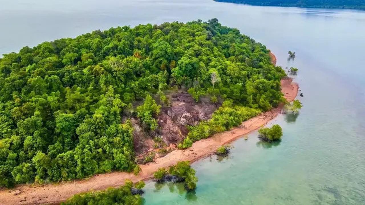 10 Potret Penampakan Viral Pulau Dijual Rp 12 Miliar, Ini Lokasinya