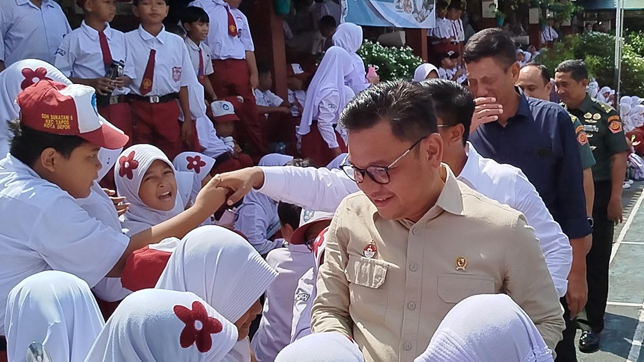 Antusias Siswa SD dan SMP saat Dapat Makan Bergizi Gratis