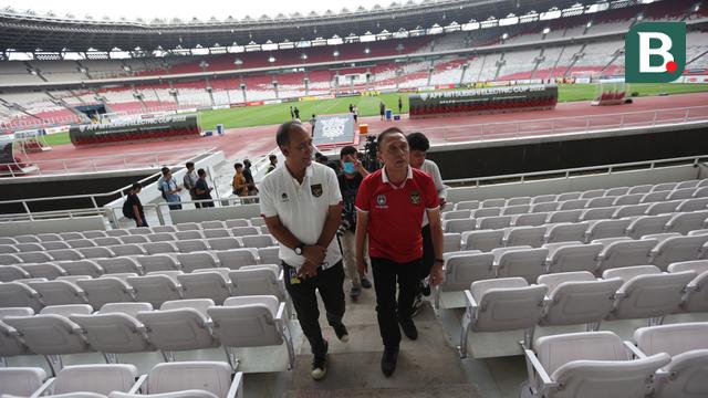 Ketua Umum PSSI Iwan Bule Meninjau Kesiapan GBK Menjelang Piala AFF 2022