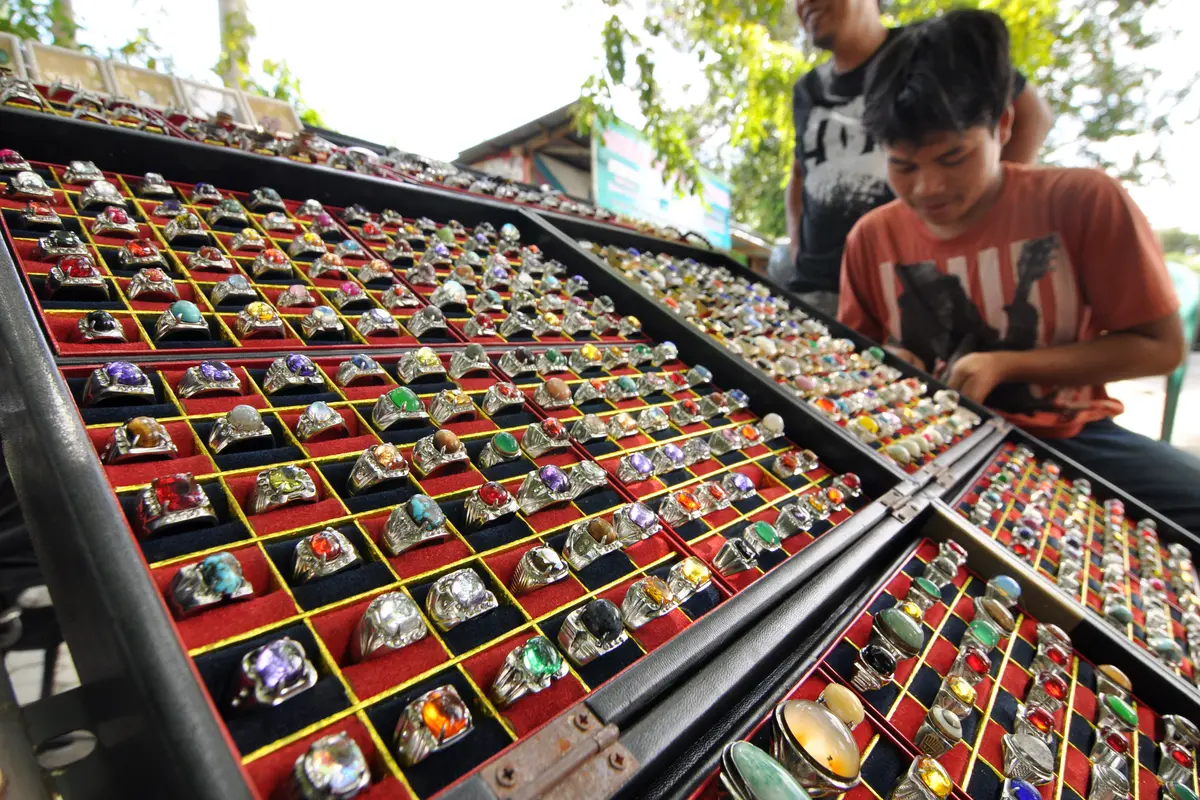 Pesona Batu Akik di Mata Anak Muda Kota Palu