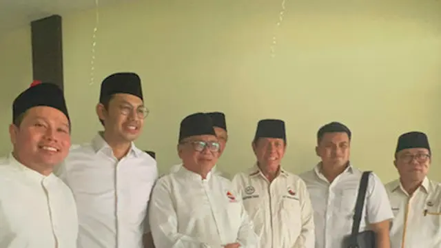 Ketua Umum Gebu Minang, Oesman Sapta Odang  bersama sejumlah pengurus Gebu Minang. (Istimewa)