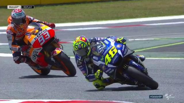 Motogp Catalunya Rossi Asapi Marquez Lorenzo Terjatuh Motogp Bola Com