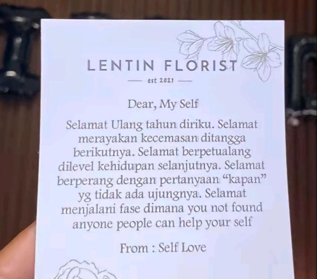 "Quotesnya bikin nangis karena bener-bener nggak ngelibatin orang lain. Sampe owner bucketnya ikut ngucapin juga," terangnya di sebuah slide foto.