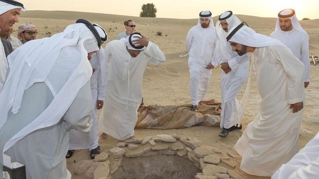 Situs Arkeologi Saruq Al-Hadid (2600-550 SM) adalah salah satu situs terpenting di bagian tenggara Jazirah Arab,&nbsp;