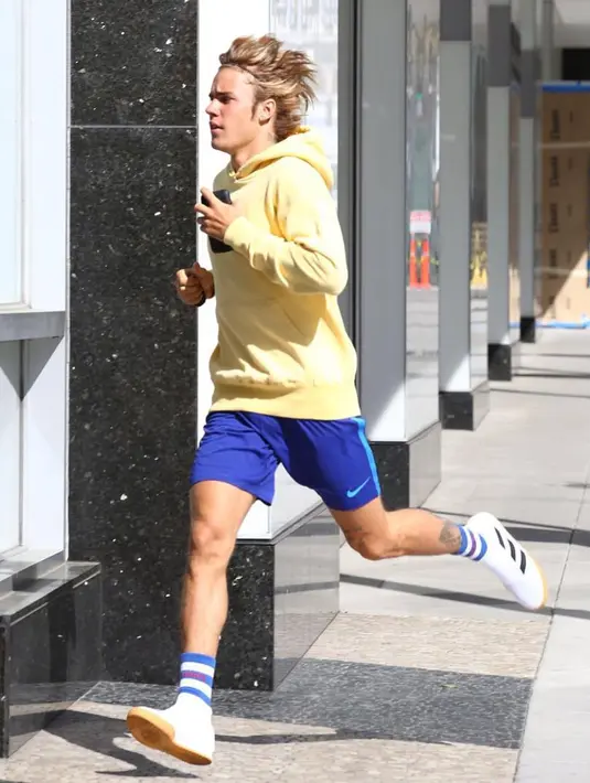 Sumber tersebut pun mengatakan bahwa Justin ingin menikmati musim panas sebelum kembali berkencan. (instagram/justinbieber)