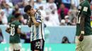 Lionel Messi lebih banyak terlihat menundukkan kepalanya dalam pertandingan tersebut. (AP Photo/Natacha Pisarenko)